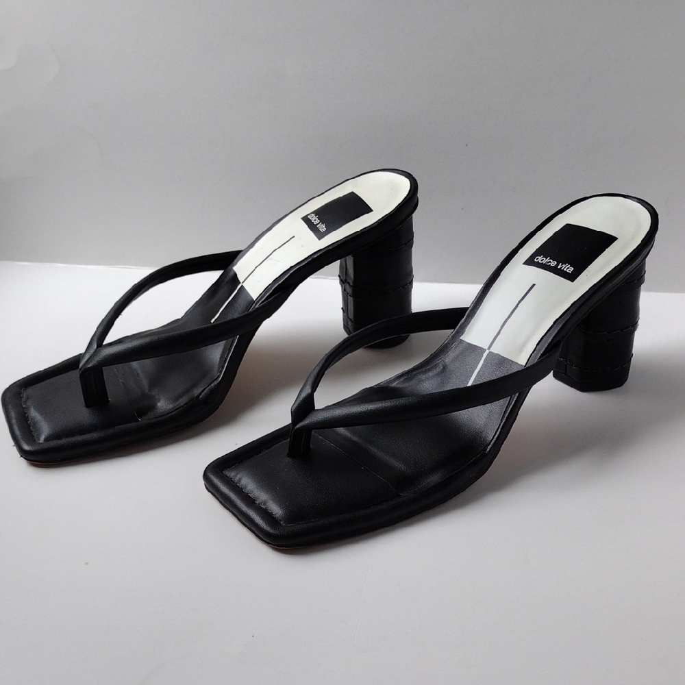 Dolce Vita Black Square-Toe Thong Block Heel Sandals